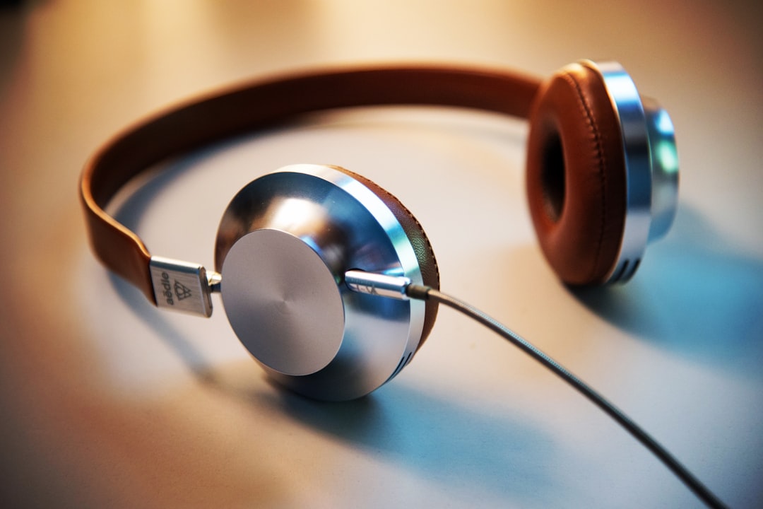 Best Noise-Canceling Headphones for Long-Haul Flights in 2026